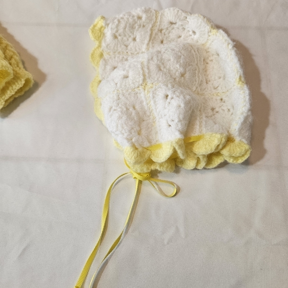Hand Crafted Cardigan Crochet knit Set Yellow & white mesh lace knitting stitch - Picture 6 of 17